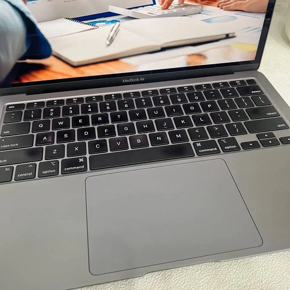 SALE MacBook Air 13 inch M1 2020 8/256GB