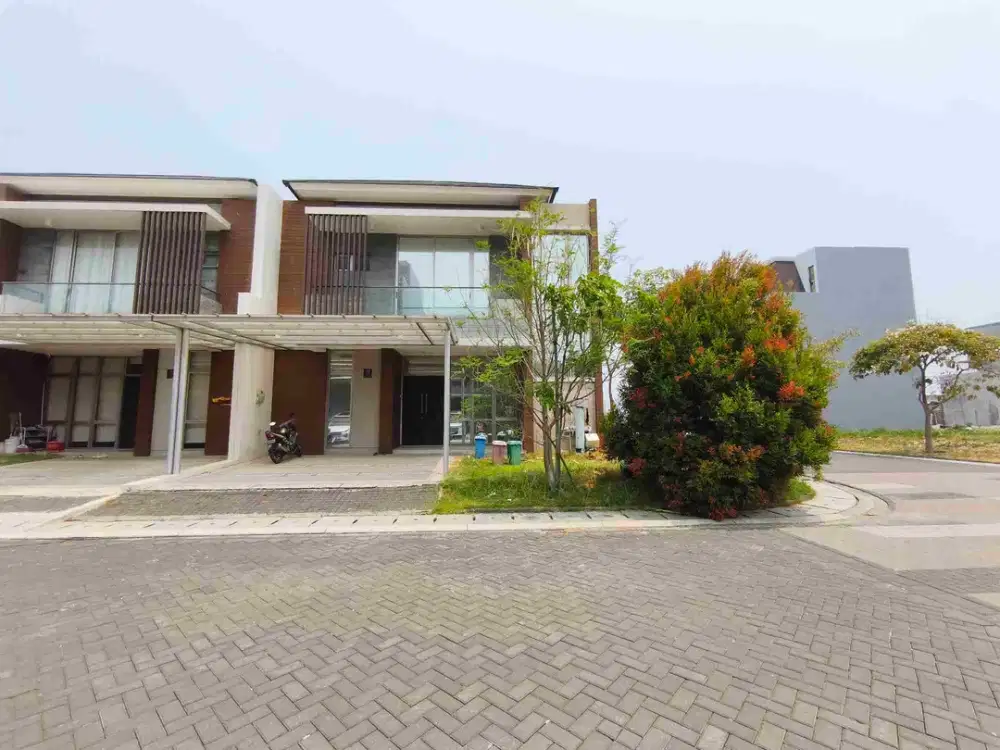 Disewakan Rumah di Pantai Bukit Villa di Hoek, Sudah full bangunan dan Kaca Film, Unfurnished