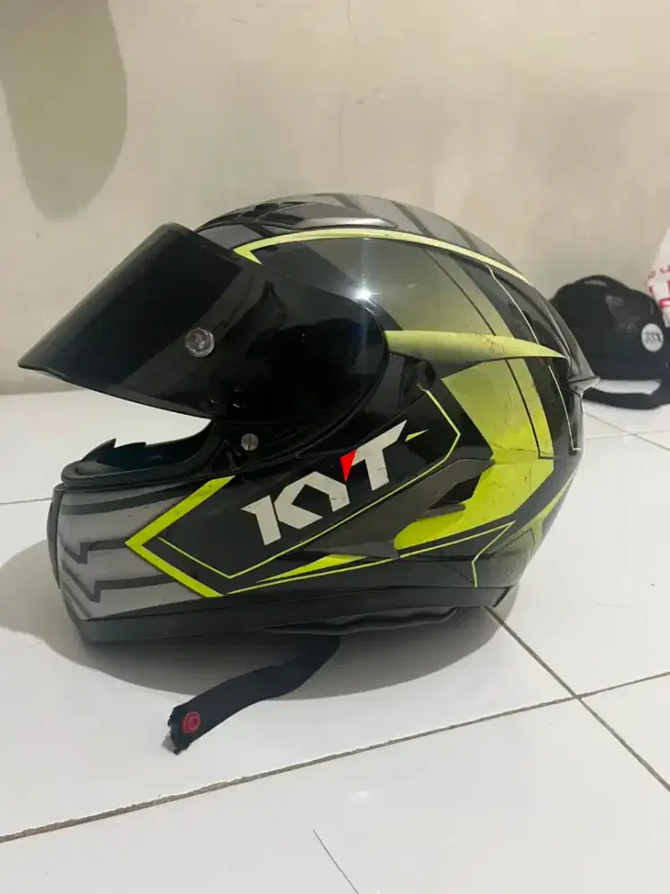 Dijual helm KYT