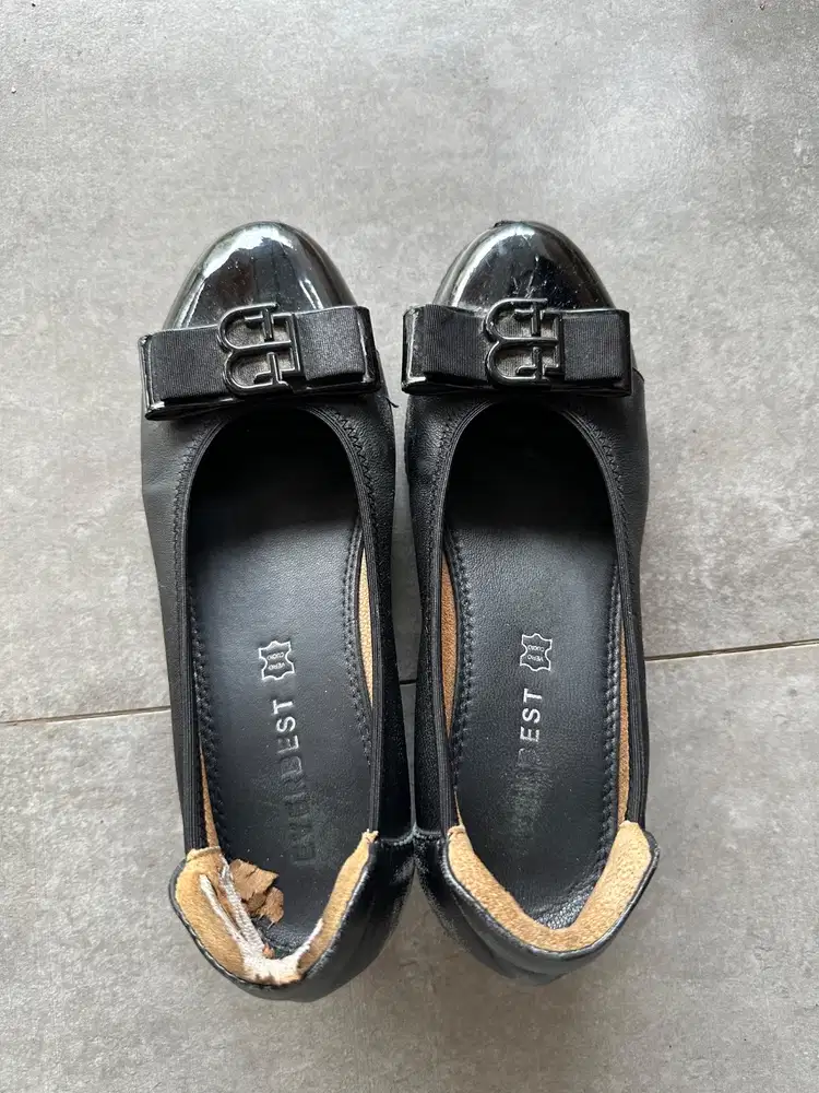 Pre Loved Everbest Danera Size 37 - With Box