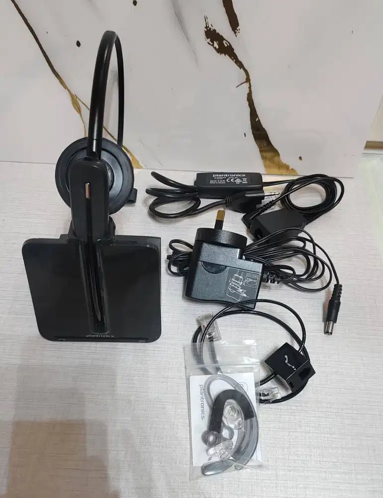 Plantronics WH500 Wireless Telephone Headset w/ C054 DECT Wireless Bas
