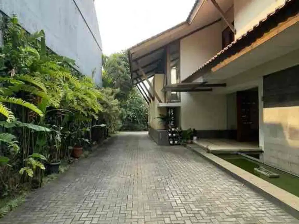 Rumah 2 Lantai di Duren Tiga, Pancoran - Hadap Selatan