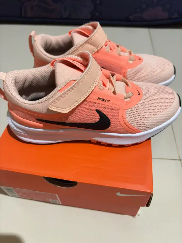 NIKE STAR RUNNER 5