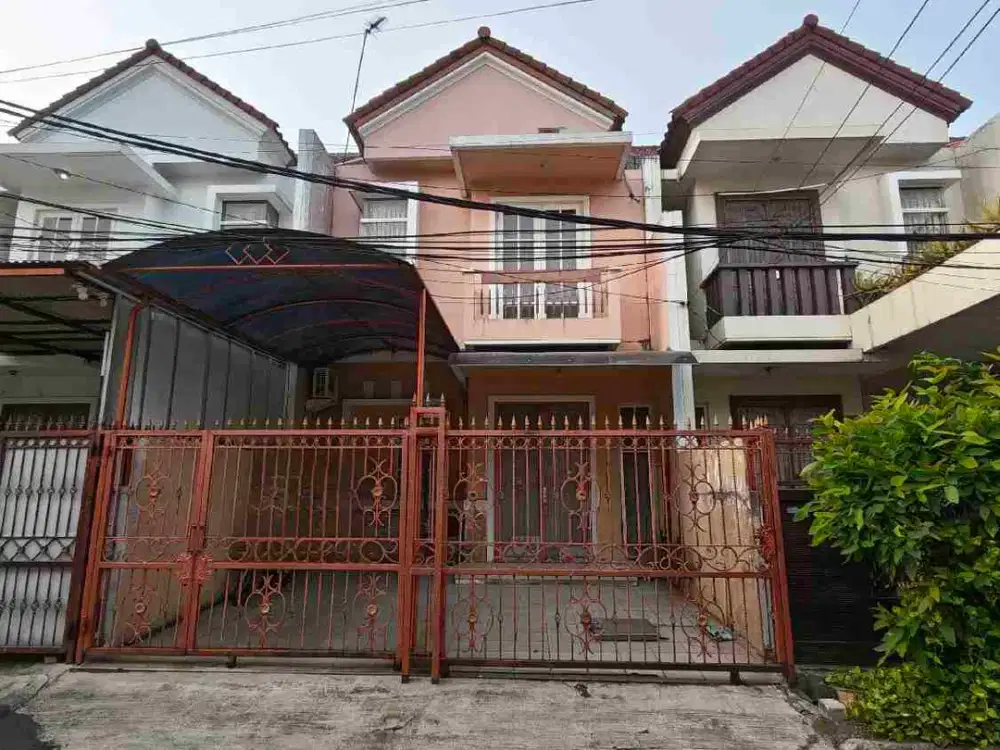 SIAP HUNI ..rumah dijual di Taman Semanan Indah, dua lantai