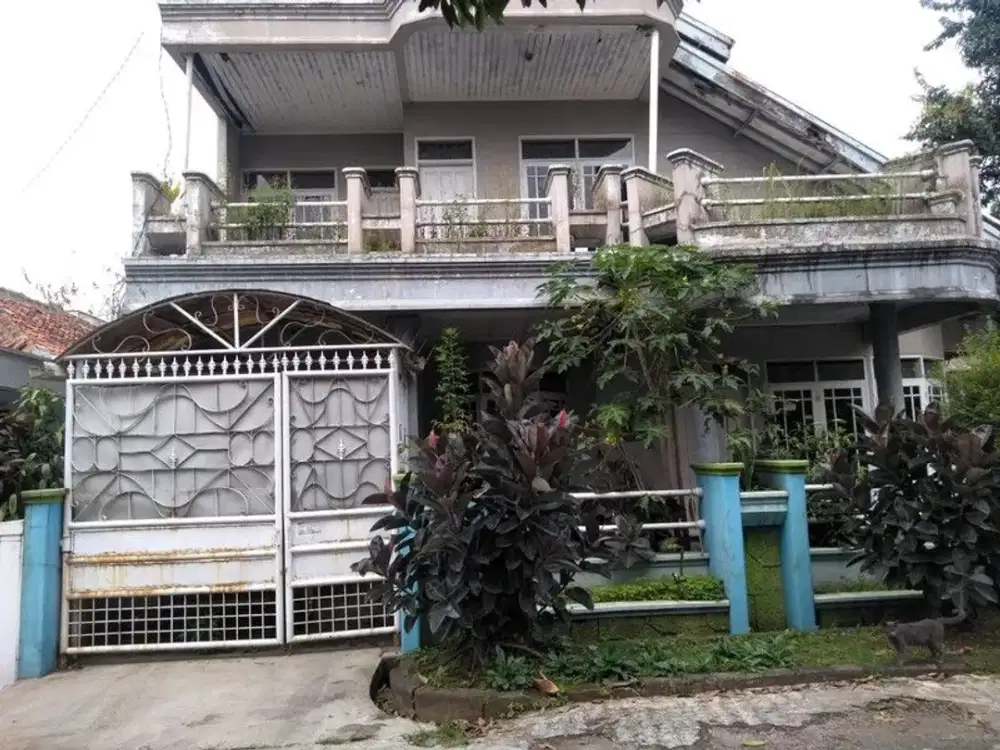 Rumah Dua Lantai Dengan 8 Kamar Di Baleendah Bandung
