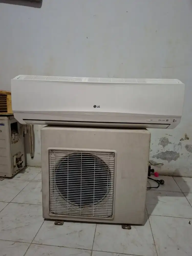 Dijual AC setengah pk merek LG siap pasang dan bergaransi