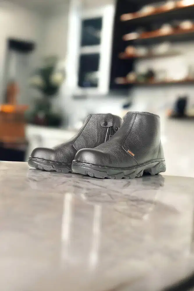 Signature Sepatu safety composite sole Bojong Gede