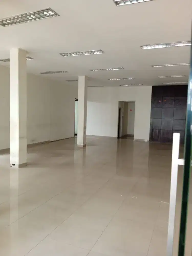 Disewakan ruang usaha dan kantor strategis di Jln Ah Nasution Bandung