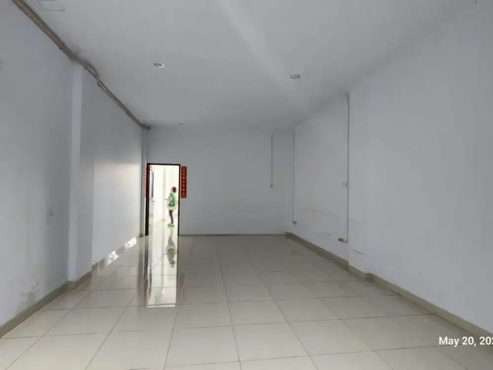 LANGKA Disewakan Ruko Baru Renovasi di Jalan Raya Muara Karang, Jakarta Utara