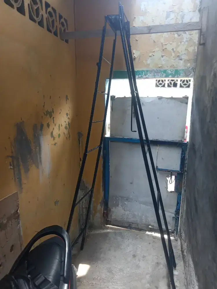 Tangga besi Model A