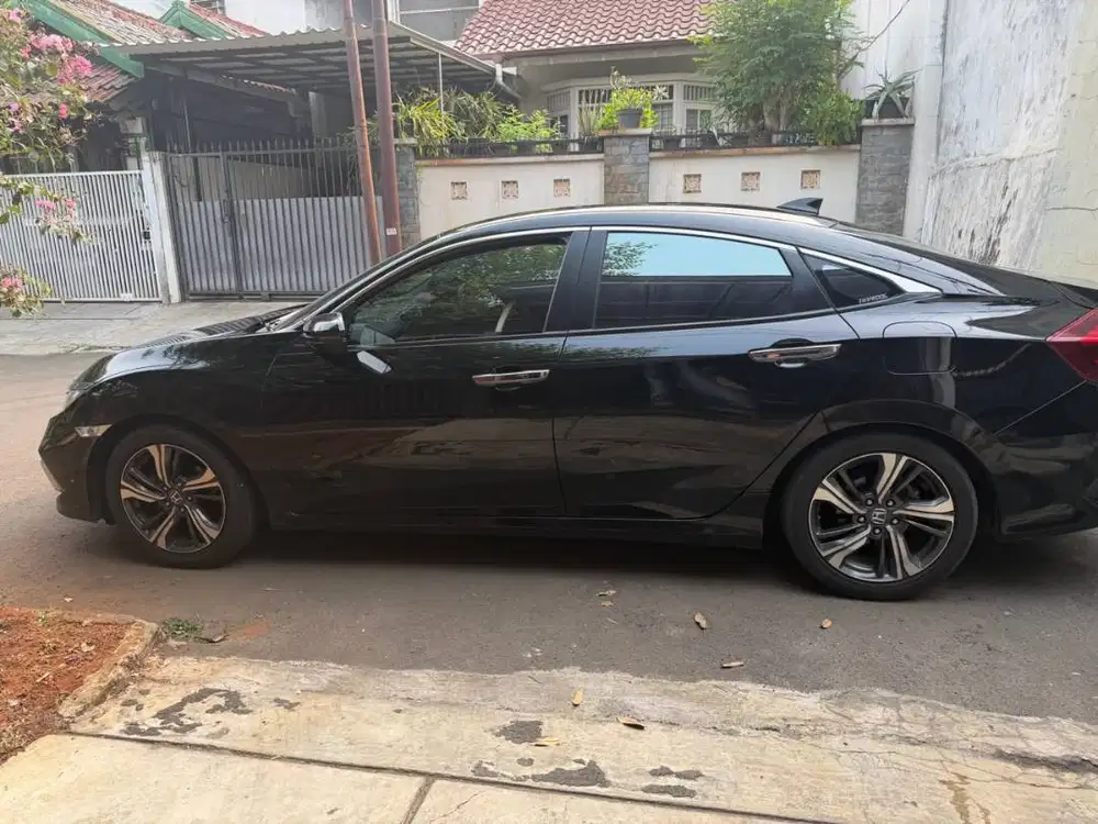 Dijual Civic Turbo Hitam Mulus tahun 2020