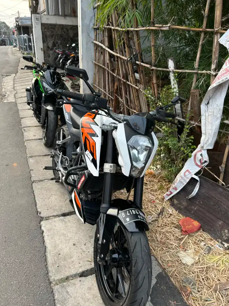 MOTOR KTM DUKE 200 thn 2017
