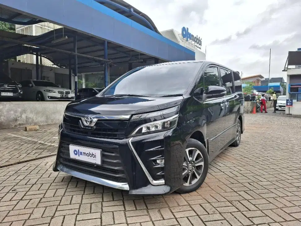 Pajak Panjang - Toyota Voxy 2.0 Bensin-AT 2021