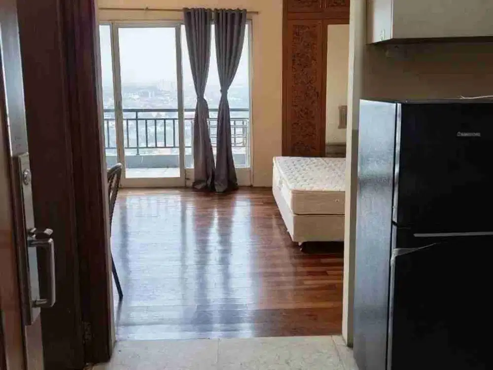 Apartment Studio Furnished di Poins Square Lebak Bulus, Selangkah ke MRT