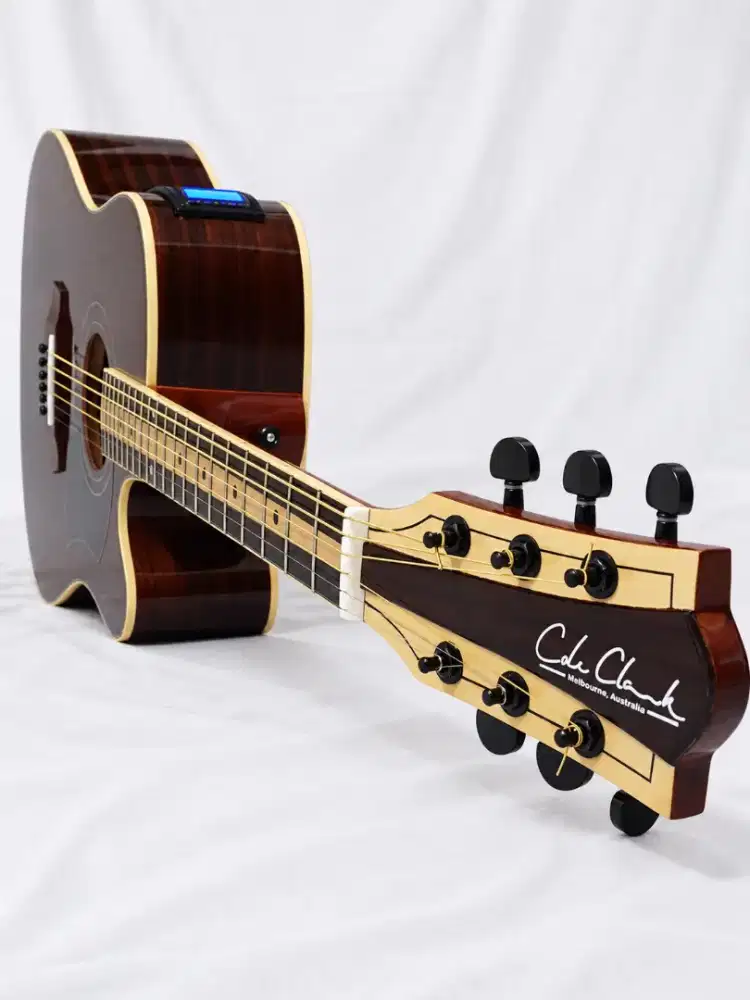 Gitar akustik elektrik Cole clark