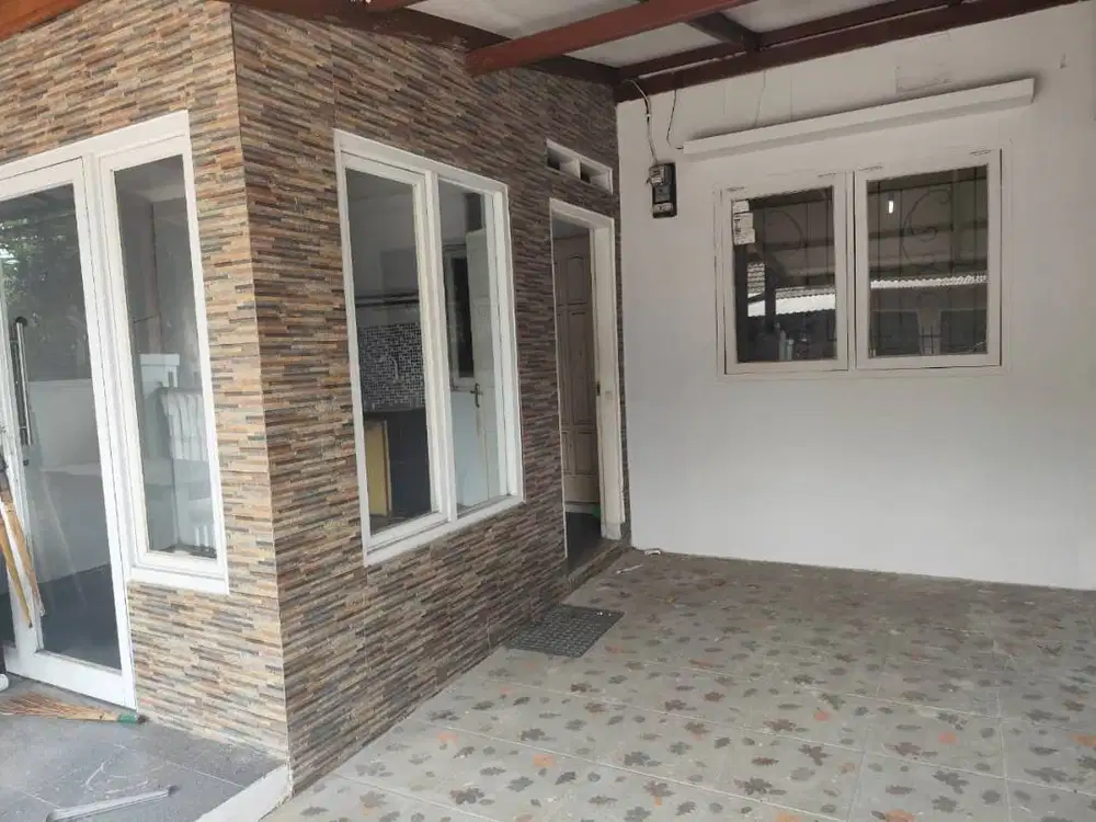 Rumah Safira Serang