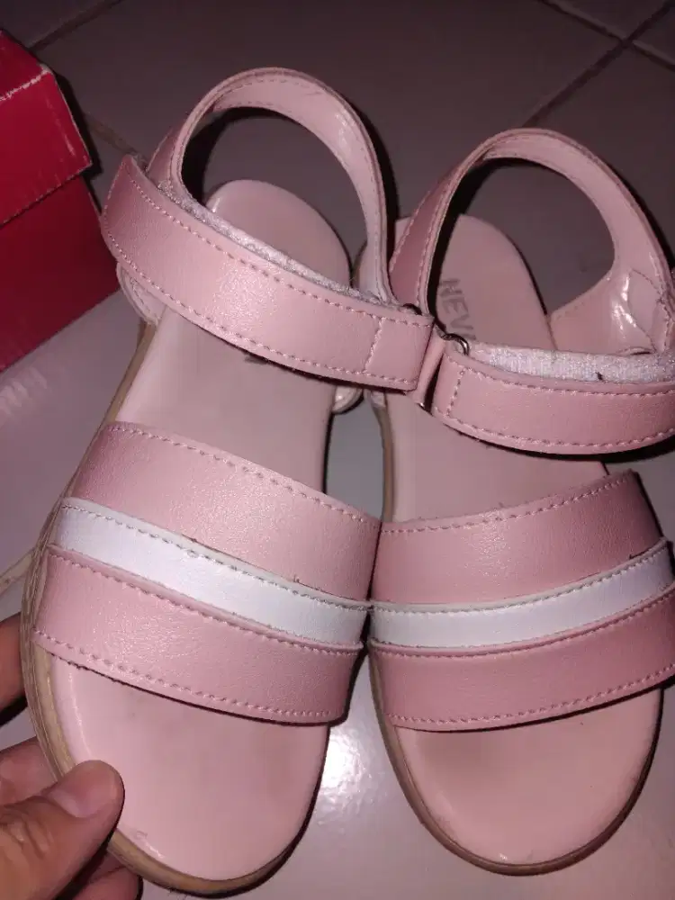 Sepatu anak perempuan nevada
