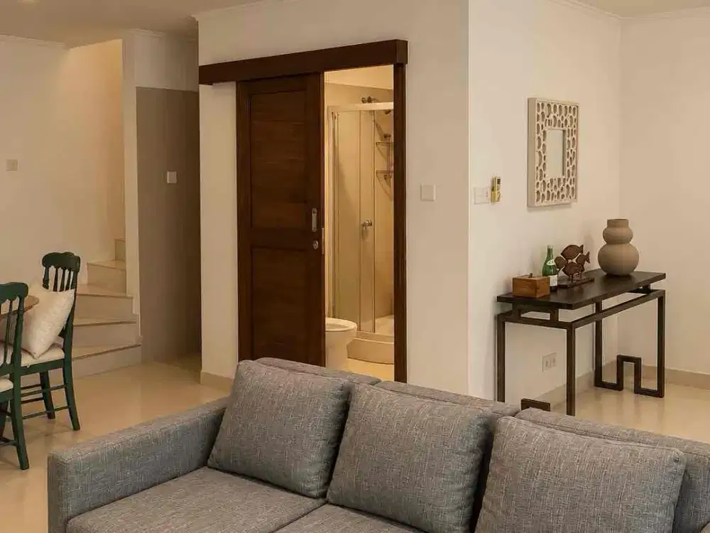 Rumah 2 Lantai Fully Furnished Disewakan di Sunset Road Kuta