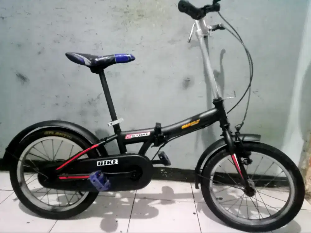 Dijual sepeda lipat merk Family ring 16 kondisi masih bgus Kker normal
