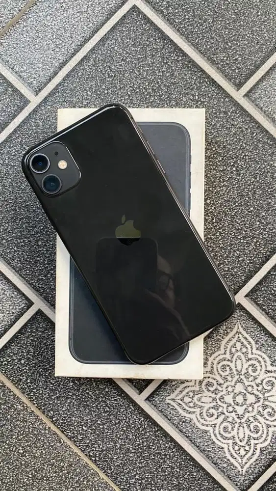 iPhone 11 128 Bea Cukai (Dual Sim)