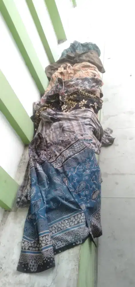 Di jual baju kemeja cow ada 60 buah yg minat pilih aja  buruann