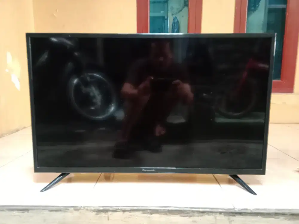 TV LED PANASONIC ANDROID 32 in
