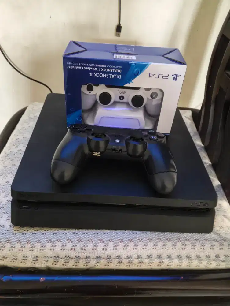 dijual murah PS4 slim ORI