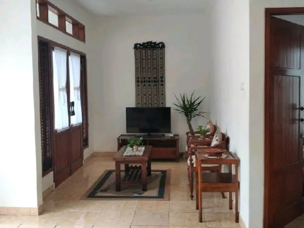 Dijual Rumah Full Furnished – Sayap Gegerkalong Bandung Ref.03855