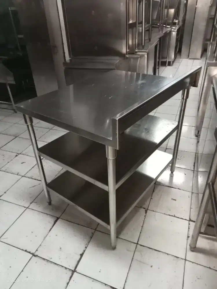 Meja stainles 3 susun