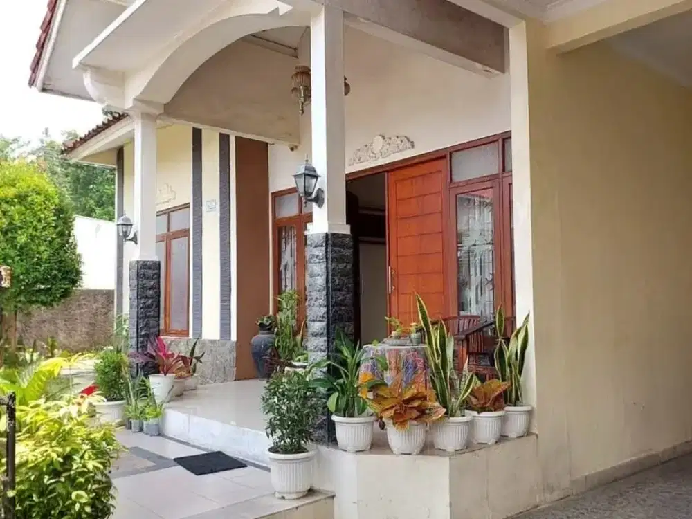 Dijual Cepat di Bawah Harga Pasaran Rumah Asri 5 Kamar, strategis dekat Kampus UII Jl Kaliurang Yogyakarta
