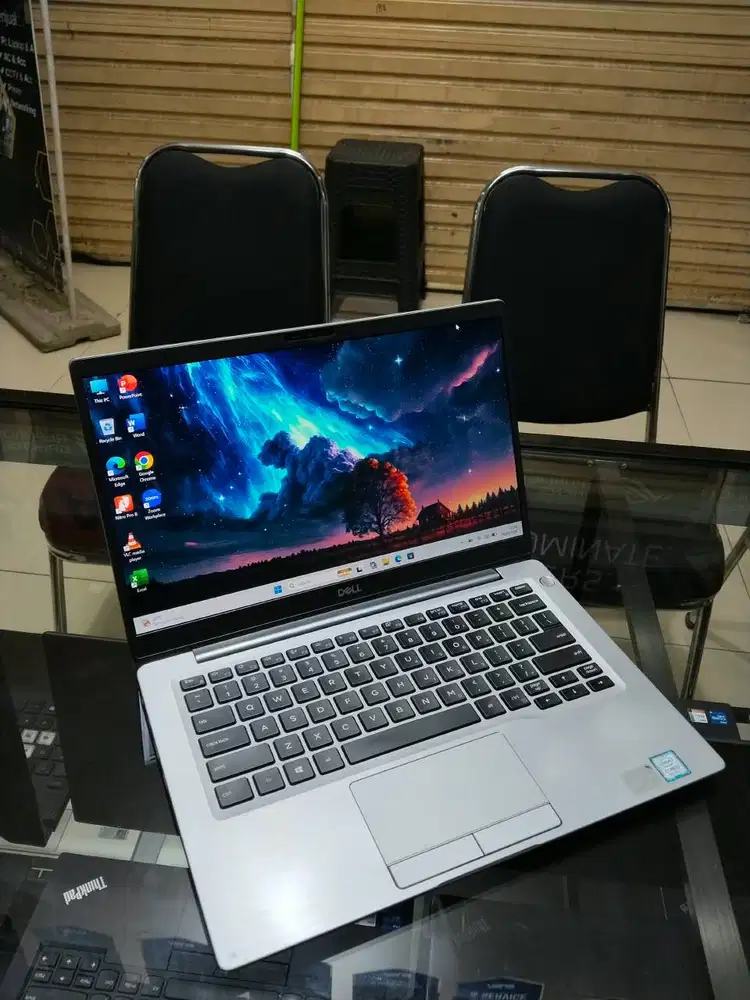 DELL Latitude 7300 i7 vPRO 8665U RAM8GB SSD256GB NVMe Layar 14 IPS FHD