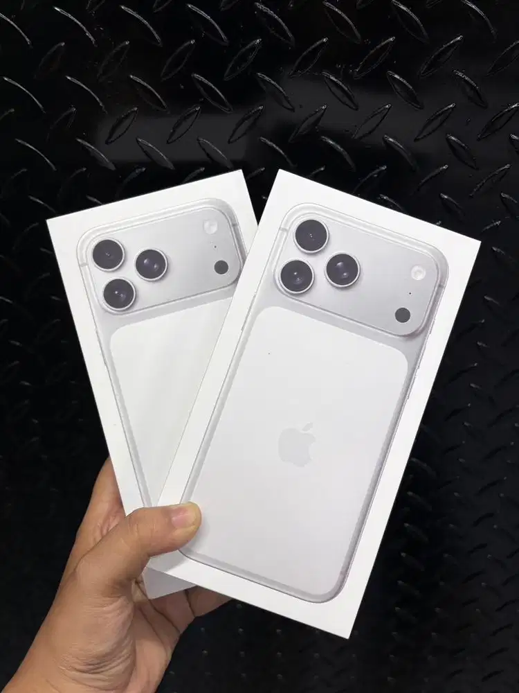Iphone 17 promax 256 silver