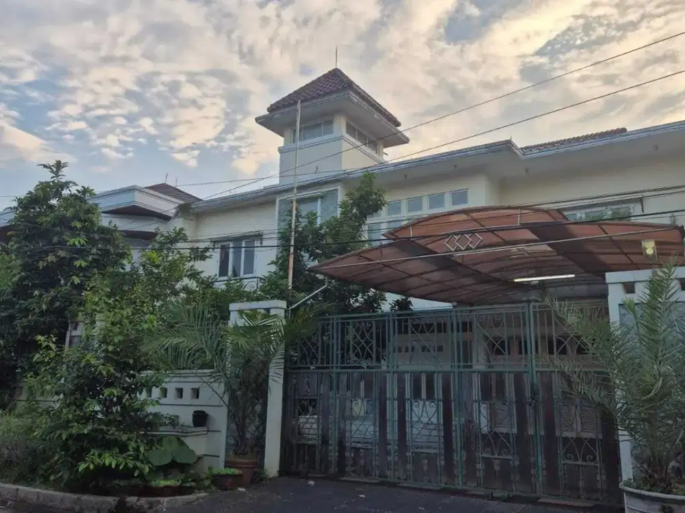 RUMAH 2 LANTAI I CILANDAK I LEBAK BULUS I JAKSEL I LT 500 I LB 570 I KOLAM RENANG