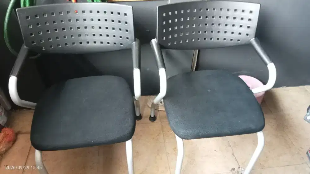 Kursi kantor bekas