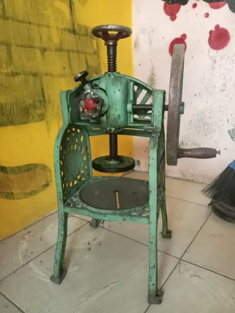 Alat serut es batu