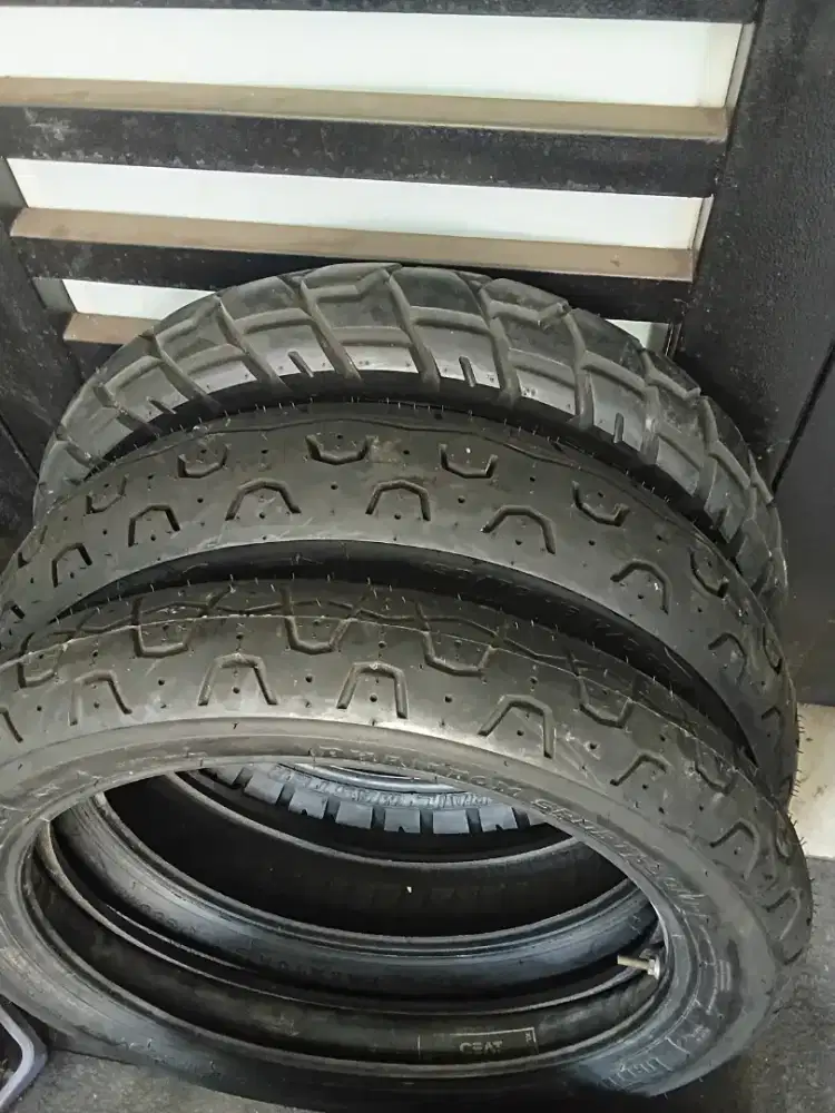 Ban motor ukuran R18
