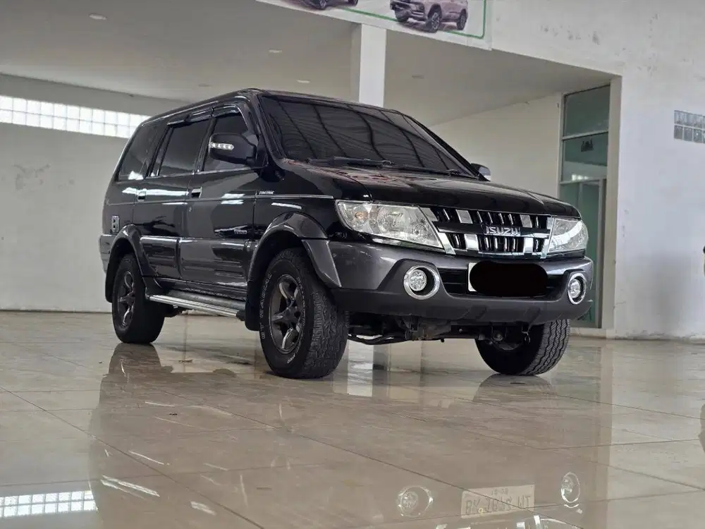 Isuzu Panther LV Adventure Manual 2010