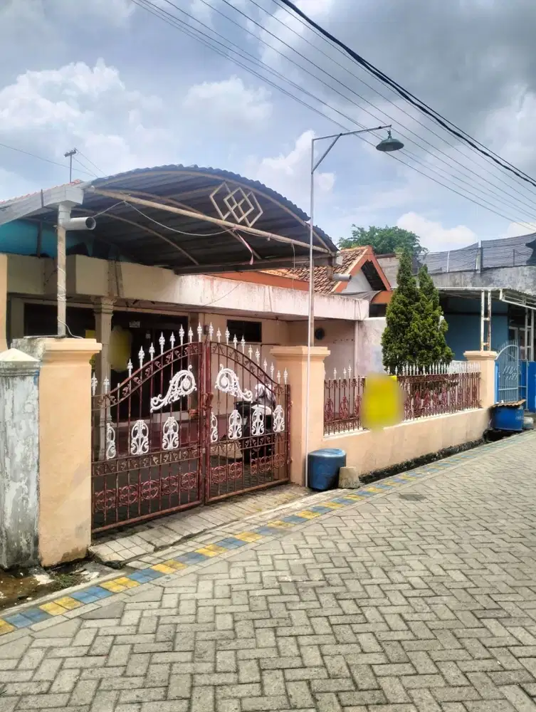 Dijual Rumah LT 300 m2, JL. SWADAYA , Bangah, Gedangan, JAWA TIMUR