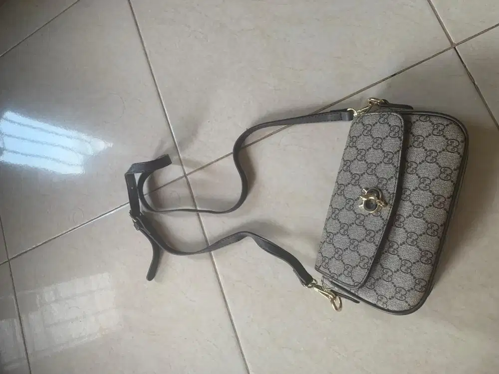 tas dompet wanita branded kondisi like new