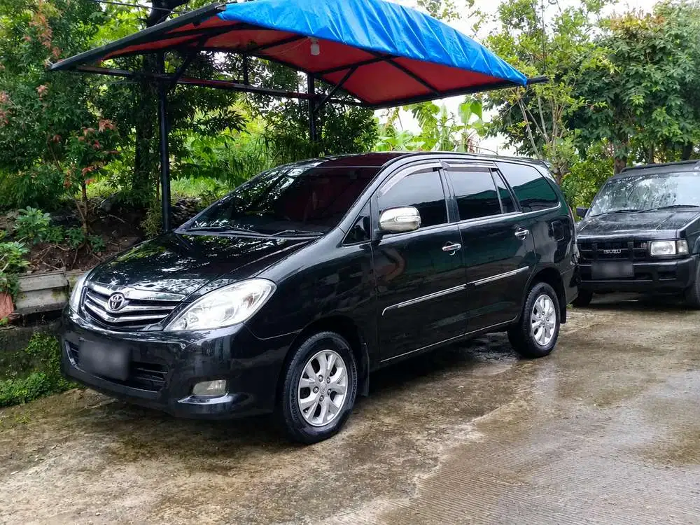 Toyota Kijang Innova 2011 Bensin