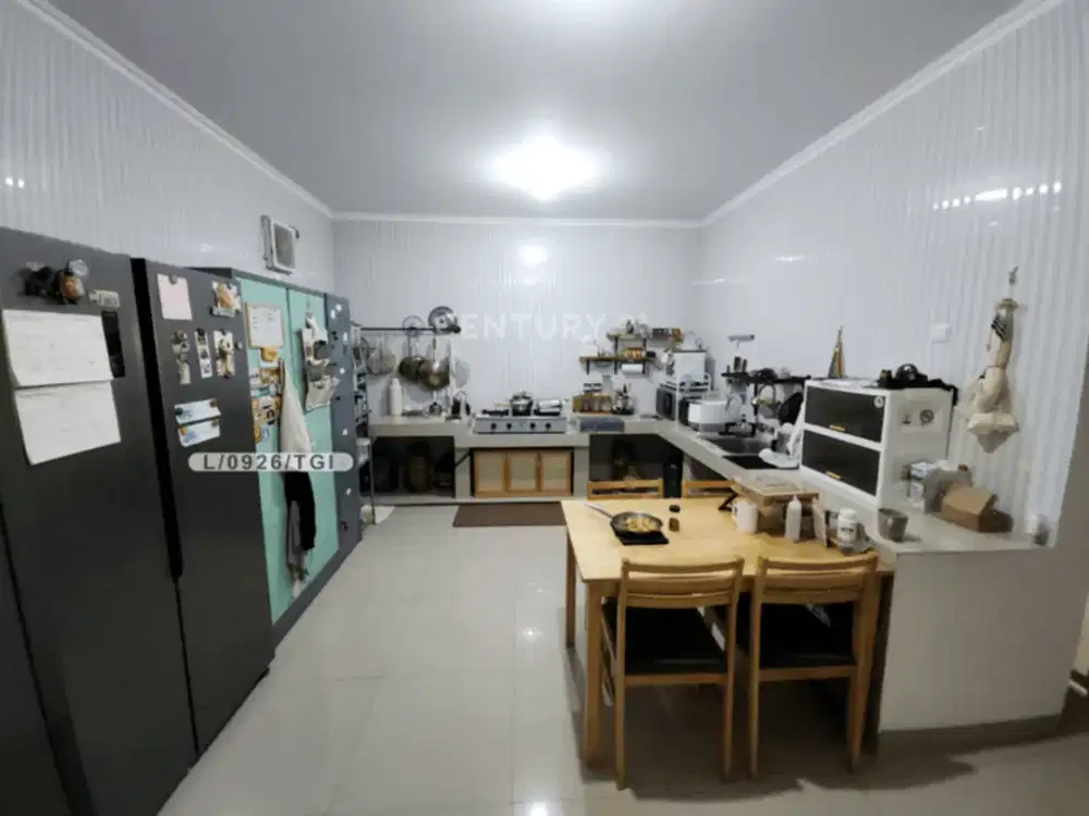 Rumah 2 Unit Jejer Strategis Di Taman Kopo Indah Bandung