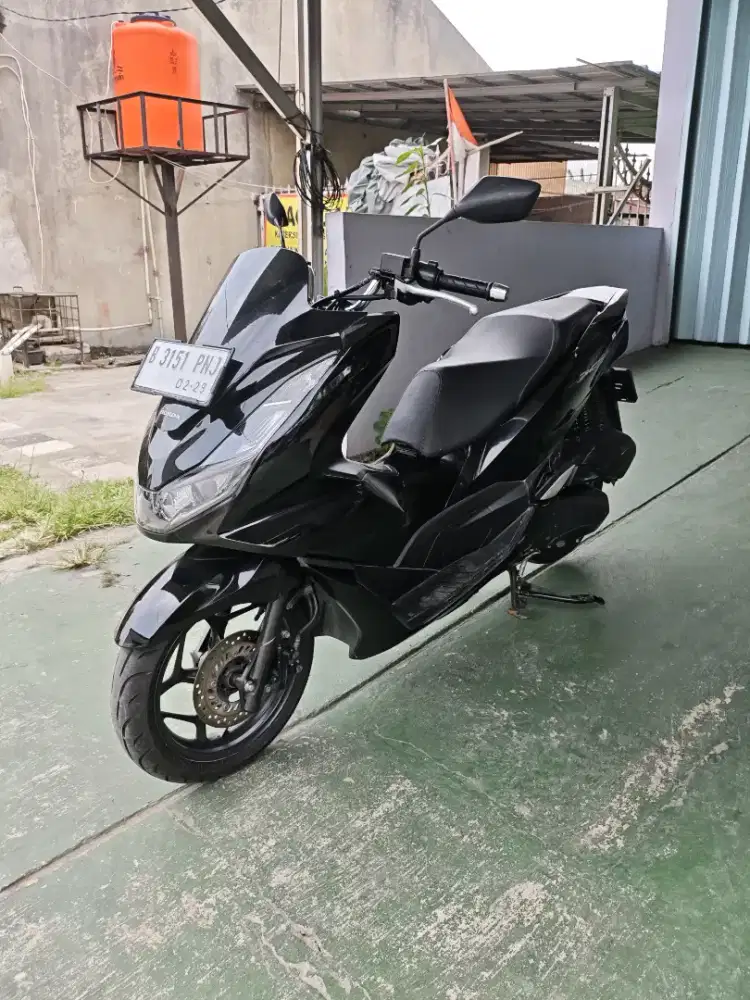 HONDA PCX 2024 HITAM