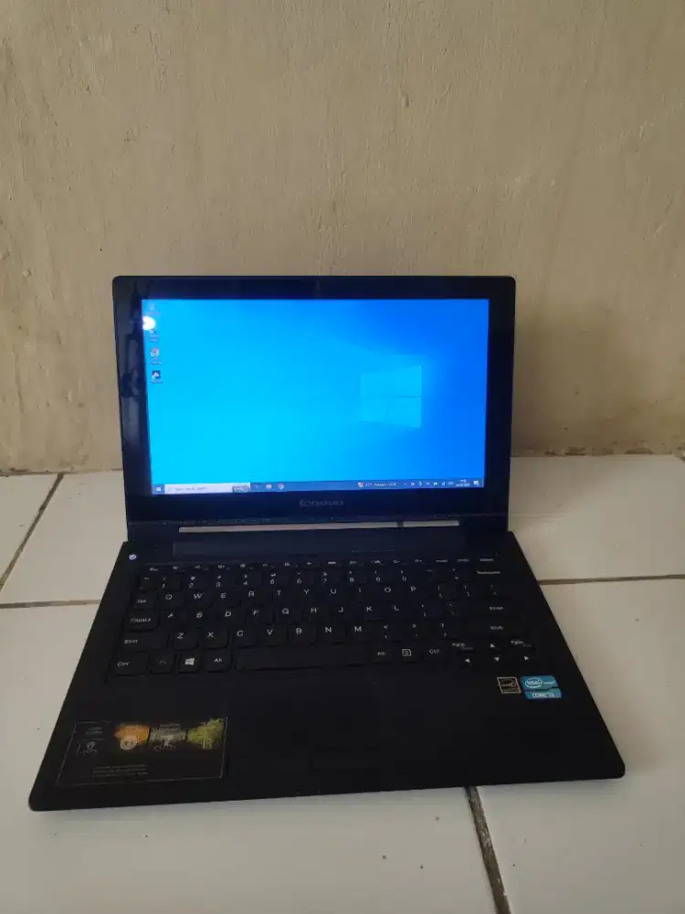 Lenovo ideapad S210 Core i3 Touchreen