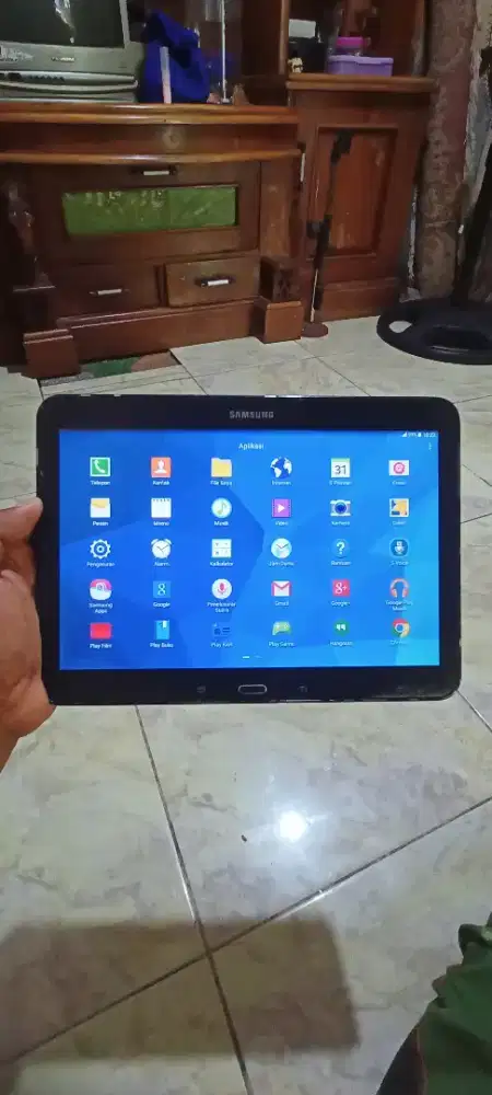 Samsung Tab 4 10in bisa YouTube via Chrome