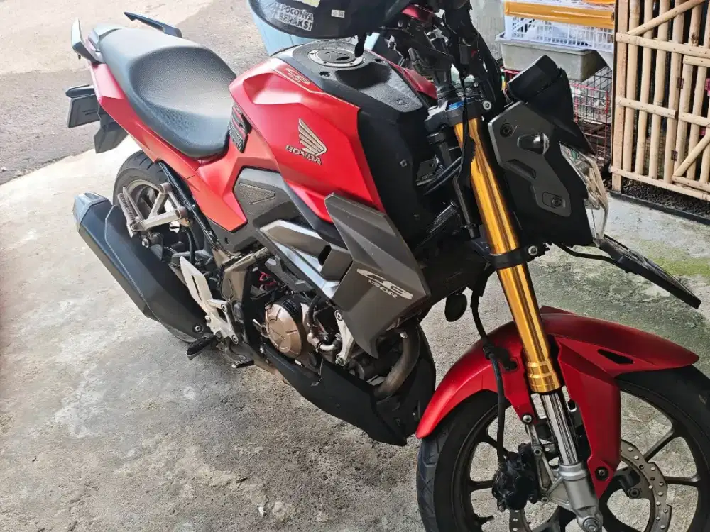 CB150R Special Edition (upside down)