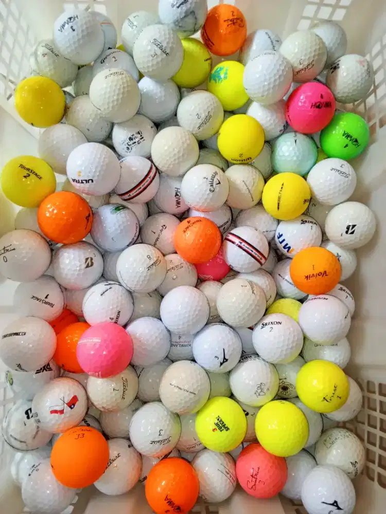 Bola golf second