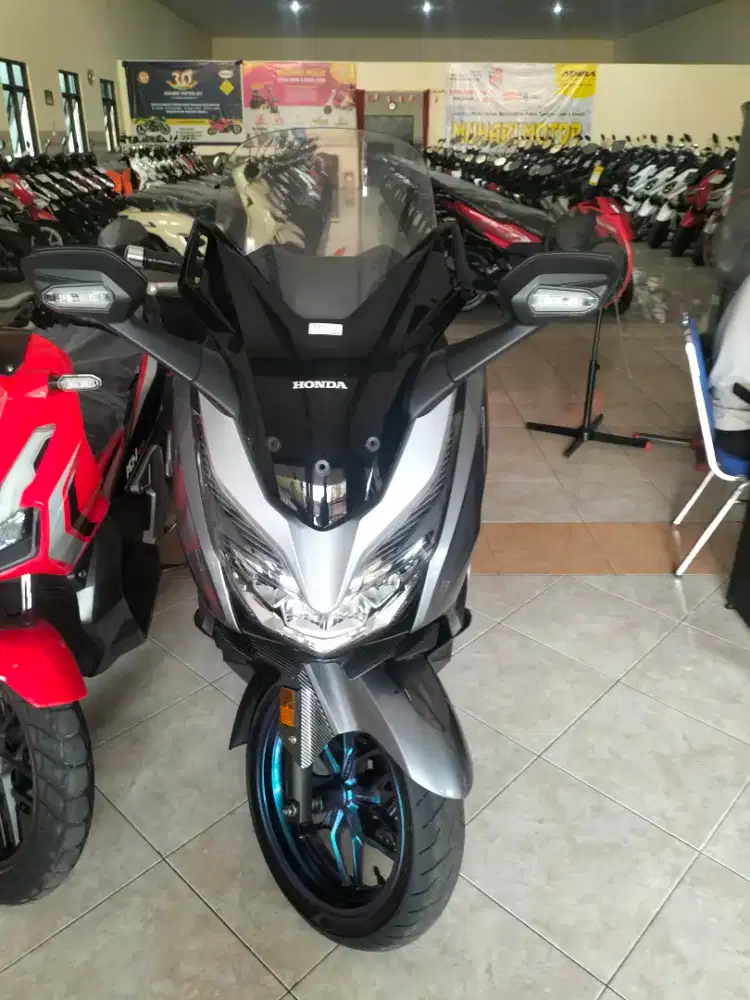 Honda Forza 250