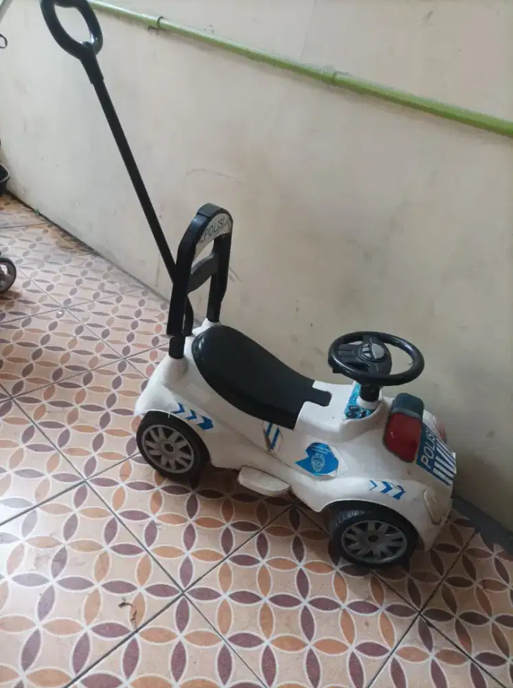 Mobil dorong anak
