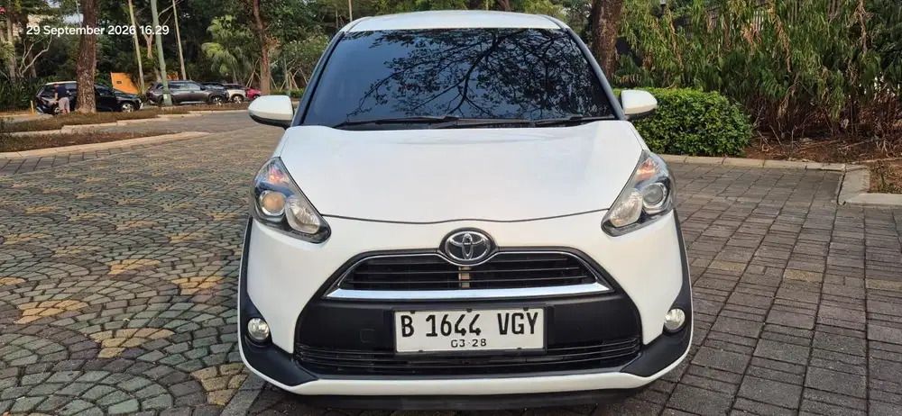 TOYOTA SIENTA G AT Rh 2017 siap pakai DP kecil