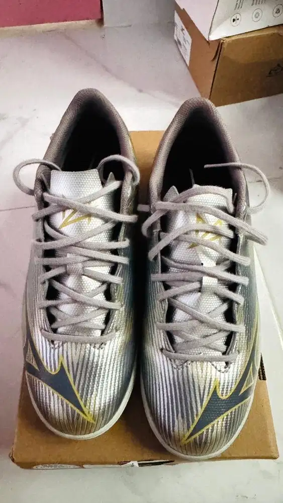 Mizuno Alpha II Select Turf